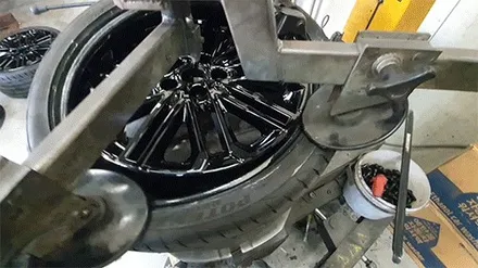 화성 안산 수원 휠복원 기아 K3 GT 18인치 블랙유광 휠으로 도색 드렁큰타이어 / 화성시 팔탄면