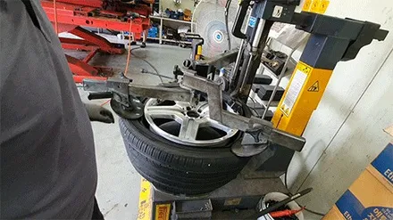 안산 화성 수원 벤츠 S클래스 W221 S550 AMG 차량 떨림 진동으로 휠굴절 수리 드렁큰타이어 / 화성시 팔탄면