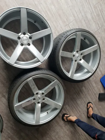 (구리 스마일휠) 벤츠 cls63amg 20인치 사제휠 휠복원+블랙유광(분체도장) / 포천시 소흘읍