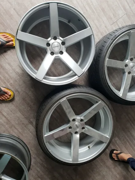 (구리 스마일휠) 벤츠 cls63amg 20인치 사제휠 휠복원+블랙유광(분체도장) / 포천시 소흘읍