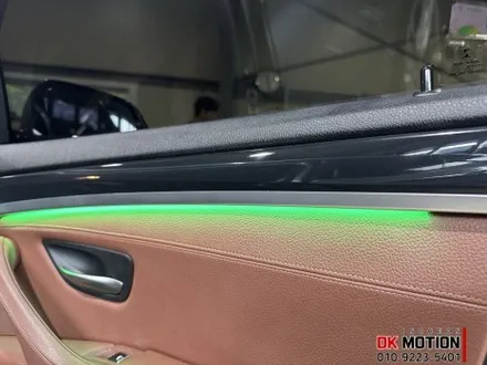 BMW 5시리즈 F10 비노출 엠비언트 시공 후기입니다:) 파스텔톤 색감이 아주 이뻐요 ! / 인천 계양, 김포, 강서, 부평