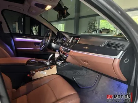 BMW 5시리즈 F10 비노출 엠비언트 시공 후기입니다:) 파스텔톤 색감이 아주 이뻐요 ! / 인천 계양, 김포, 강서, 부평