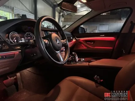 BMW 5시리즈 F10 비노출 엠비언트 시공 후기입니다:) 파스텔톤 색감이 아주 이뻐요 ! / 인천 계양, 김포, 강서, 부평