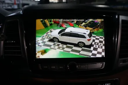 G4 렉스턴 3D 어라운드뷰 장착으로 좁은길도 거침없이 주행하다. / 부산 사상구