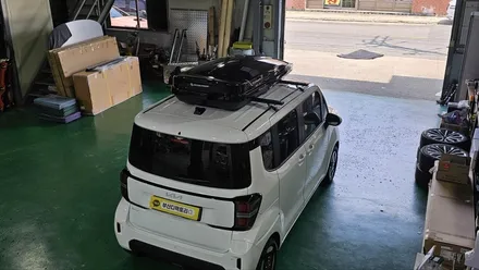 레이 EV 차박 캠핑을 위한 랙키네이터 가로바, 다이나팩 루프박스, 트렁크 손잡이 스위치, 오르간페달 시공 / 부산 사상구