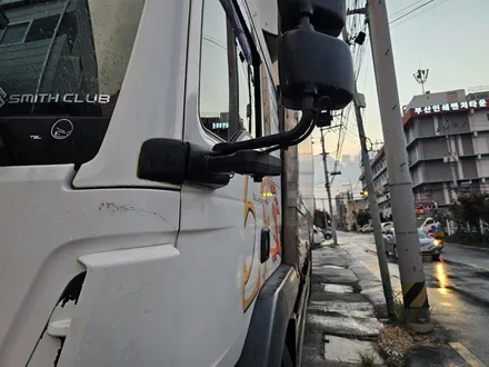 만트럭 윙바디 화물차 녹화 기능이 포함된 디지털 사이드미러 장착 / 부산 사상구