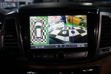 G4 렉스턴 3D 어라운드뷰 장착으로 좁은길도 거침없이 주행하다. / 부산 사상구