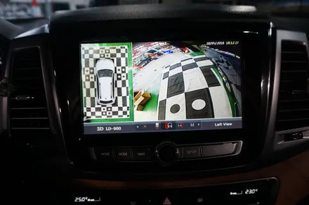 G4 렉스턴 3D 어라운드뷰 장착으로 좁은길도 거침없이 주행하다. / 부산 사상구
