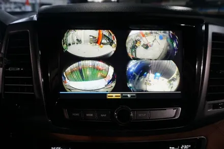 G4 렉스턴 3D 어라운드뷰 장착으로 좁은길도 거침없이 주행하다. / 부산 사상구