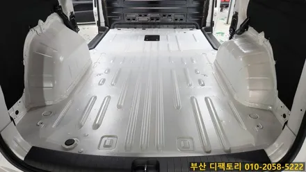 스타리아 3밴 알루미늄바닥 시공, LED 조명 설치, 실내등 LED 교체, AG LED 사이드스텝, A필러 손잡이, 블랙 그릴, 블랙 사이드미러 커버, 샤크안테나 교체, 라운지 테일램프 / 부산 사상구