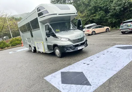 RC모빌컴퍼니 RC9S 더블 플로워 이베코 캠핑카 케빈 옵션 작업 / 부산 사상구