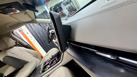 KA4 카니발 하이리무진 보조석 보조모니터 XM1240M +호메틱스 안드로이드 셋탑 + 순정 리모컨 연동 제어 / 부산 사상구