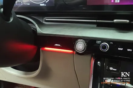 카니발 KA4 자동차 엠비언트 무드등 라이트 시공/ 대시보드, 도어포켓, 풋등, 핸들 연동 / 부산 사상구 주례동