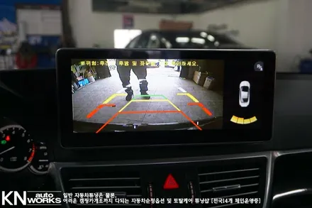 벤츠 E클래스 W212 튜닝 10.25인치 안드로이드 올인원 네비게이션 장착 (벤츠 악세사리 용품) / 부산 사상구 주례동