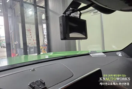 벤츠 AMG GT 아이나비 Z9500 2채널 블랙박스, 에코파워팩 S12 보조배터리 설치 / 부산 사상구 주례동