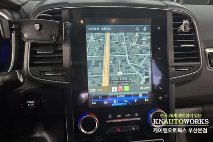 QM6 S링크에 아이폰 시리 애플카플레이 미러링 티맵 내비게이션 연결기 / 부산 사상구 주례동