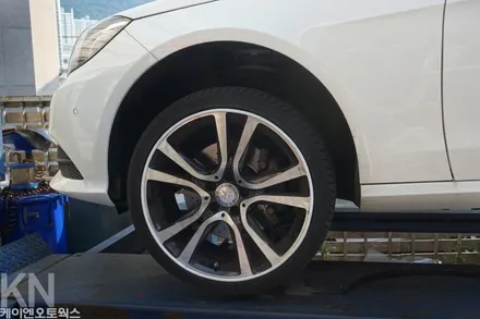 벤츠 E250 자동차 휠프로텍터 휠보레로 스크래치 예방 / 부산 사상구 주례동