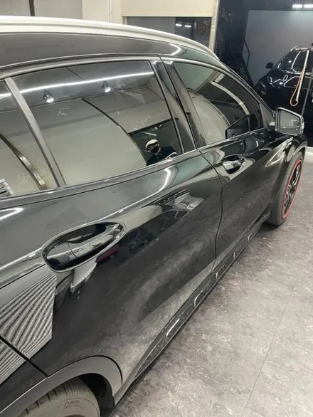 [파주일산랩핑] 벤츠 GLA45 AMG 크롬죽이기와 포지드카본 랩핑으로 스포티한 느낌주기 ! - 쪼랩 / 고양시 덕이동