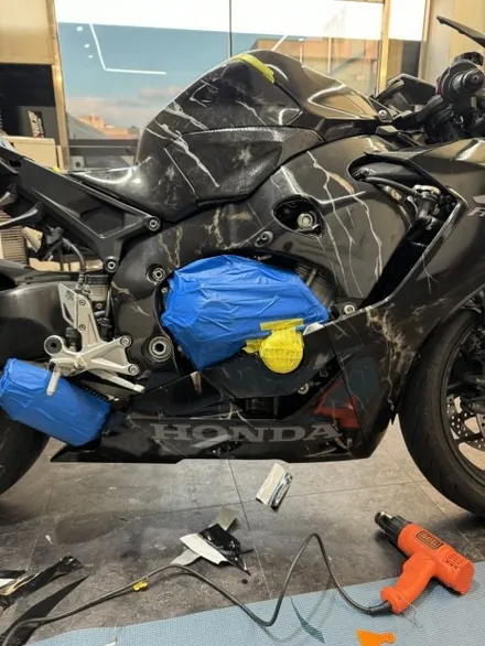 파주 바이크랩핑 운정 랩핑 일산 데칼 CBR1000RR 전체랩핑- 쪼랩 / 고양시 덕이동
