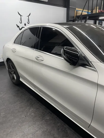 벤츠 C클래스 (W205) 크롬죽이기 및 포인트 랩핑으로 스포티하고 무게감있는 느낌 주기 ! - 일산 쪼랩 / 고양시 덕이동