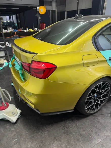 일산 랩핑제거 - 손가락 아프게 랩핑지 잡아당기지 마시고 편하게 맡겨주세요 ! BMW M3 오스틴 옐로우 입고 ! - 쪼랩 / 고양시 덕이동