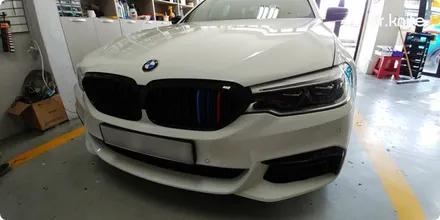 광주래핑 BMW 520d (G30) 루프 및 그릴래핑 시공 / 광주 북구 중흥동