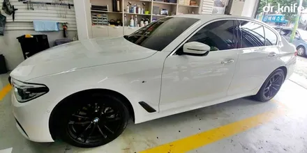 광주부분랩핑 BMW 520d M 퍼포먼스 데칼 + 윈도우 몰딩랩핑 시공 닥터나이프 카스킨 스튜디오 / 광주 북구 중흥동