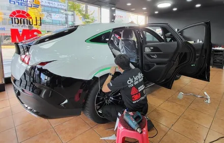 광주랩핑 벤츠 GLE400d 화이트 전체랩핑 시공 / 광주 북구 중흥동