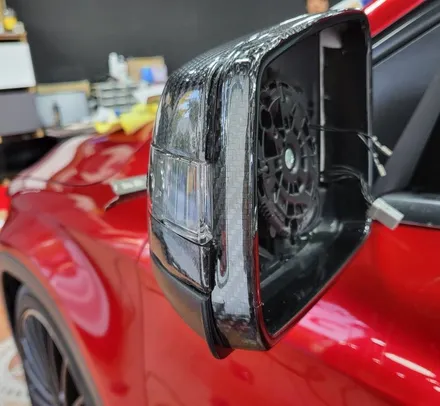 광주랩핑 벤츠 GLA45AMG 전체랩핑 제거 및 고광택 캔디레드 전체랩핑 시공 / 광주 북구 중흥동