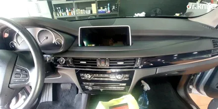 광주 실내랩핑 BMW X5 (F15) 리얼 우드 매트릭스 블랙            랩핑 시공 닥터나이프 카스킨 스튜디오 / 광주 북구 중흥동