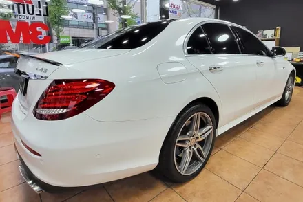광주전체랩핑 벤츠E43 AMG 화이트 전체랩핑 시공 / 광주 북구 중흥동