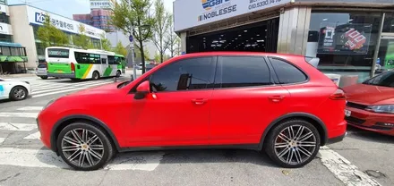 광주랩핑 포르쉐 카이엔 터보 사틴 카마인레드 전체랩핑 / 광주 북구 중흥동