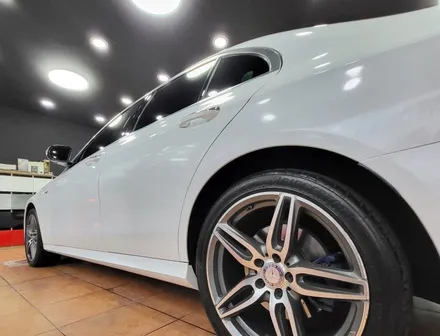 광주전체랩핑 벤츠E43 AMG 화이트 전체랩핑 시공 / 광주 북구 중흥동