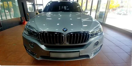 광주 실내랩핑 BMW X5 (F15) 리얼 우드 매트릭스 블랙            랩핑 시공 닥터나이프 카스킨 스튜디오 / 광주 북구 중흥동