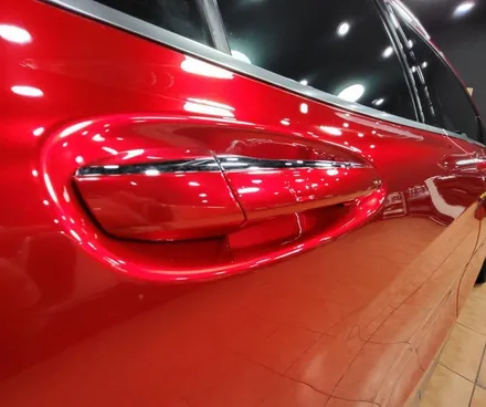 광주랩핑 벤츠 GLA45AMG 전체랩핑 제거 및 고광택 캔디레드 전체랩핑 시공 / 광주 북구 중흥동