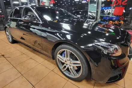 광주전체랩핑 벤츠E43 AMG 화이트 전체랩핑 시공 / 광주 북구 중흥동
