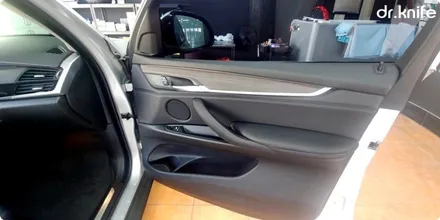 광주 실내랩핑 BMW X5 (F15) 리얼 우드 매트릭스 블랙            랩핑 시공 닥터나이프 카스킨 스튜디오 / 광주 북구 중흥동