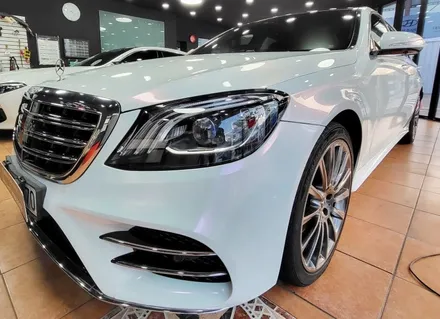 광주랩핑 벤츠 S450 화이트 전체랩핑 제거 및 고광택 화이트 핑크 전체랩핑 시공 / 광주 북구 중흥동