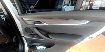 광주 실내랩핑 BMW X5 (F15) 리얼 우드 매트릭스 블랙            랩핑 시공 닥터나이프 카스킨 스튜디오 / 광주 북구 중흥동