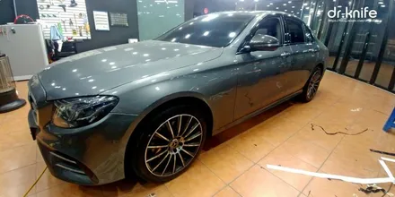 광주랩핑 벤츠 E220d 윈도 몰딩랩핑 시공 닥터나이프 카스킨 / 광주 북구 중흥동
