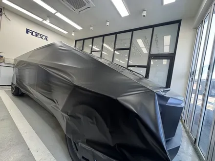 테슬라 사이버트럭 전체 사틴블랙 랩핑 시공 FLEXA HM-X 썬팅 시공, 이런 보호가 꼭 필요한 차량입니다! / 고양시 원흥동