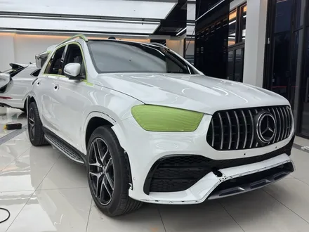 랩핑으로 태어난 새로운 프리미엄, 벤츠 gle 53 amg 고광택 블랙 랩핑 / 고양시 원흥동