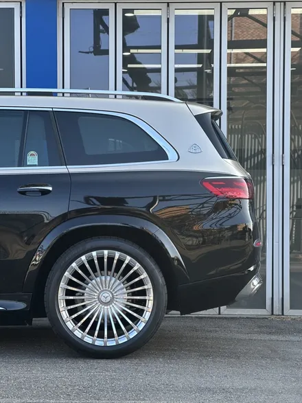 벤츠 GLS600 MAYBACH 상단 투톤 샴페인골드 고광택 랩핑 +코치라인 시공, 차량 보호 시공의 첫걸음입니다 / 고양시 원흥동