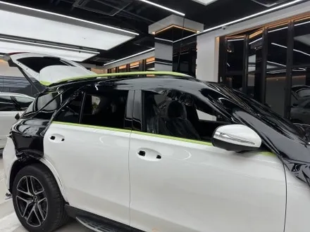 랩핑으로 태어난 새로운 프리미엄, 벤츠 gle 53 amg 고광택 블랙 랩핑 / 고양시 원흥동