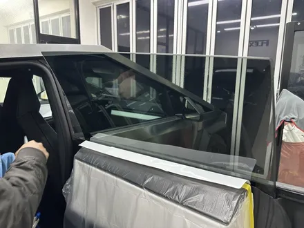 테슬라 사이버트럭 전체 사틴블랙 랩핑 시공 FLEXA HM-X 썬팅 시공, 이런 보호가 꼭 필요한 차량입니다! / 고양시 원흥동