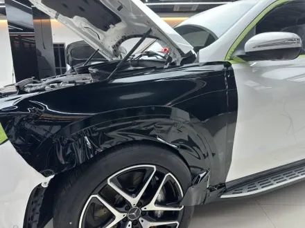 랩핑으로 태어난 새로운 프리미엄, 벤츠 gle 53 amg 고광택 블랙 랩핑 / 고양시 원흥동