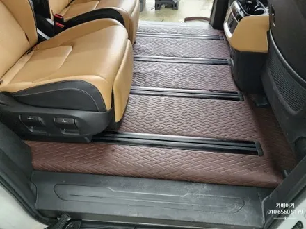 카니발7인승 차박은 평탄화와 레일연장으로 개조하세요 엠보싱바닥 매트까지 시공했습니다 / 경기 남양주 다산지금로