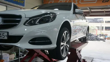 [순천타이어맥스] 벤츠E300+245/40ZR18+금호마제스티+휠복원+3D얼라이먼트+질소주입 / 순천, 여수, 광양