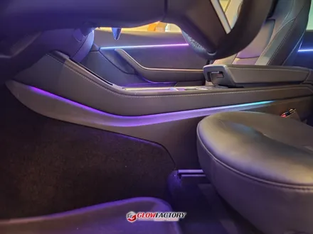 테슬라 모델Y 엠비언트 확실한 드레스업으로 무빙 모션 어떠세요 / 부천, 광명, 인천, 서울 강서