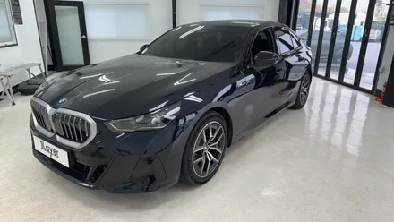 청주 랩핑, BMW 523d 아이코닉글로우+ 그릴 랩핑+ 블랙유광 / 청주 흥덕구